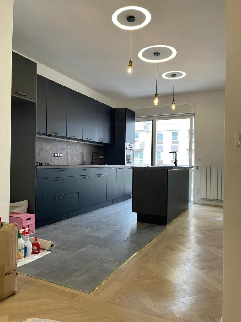 Cuisine design avec finitions parfaites - BATINOVA